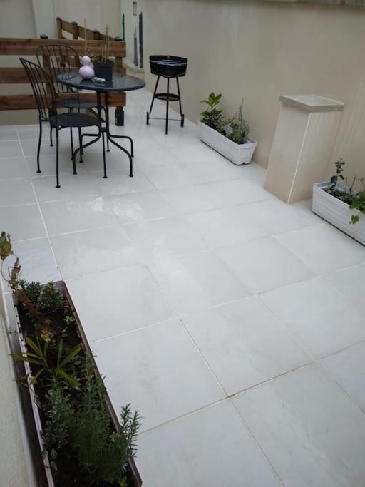 Appartement Cosy Avec Terrasse Vaux-Sur-Seine Bagian luar foto